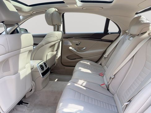 Used 2018 Mercedes-Benz S 560 4MATIC Sedan w/ Premium Package image 27