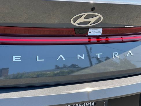 New 2025 Hyundai Elantra Limited image 7
