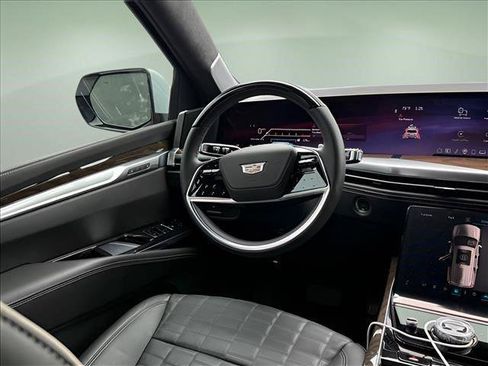Used 2026 Cadillac Escalade Platinum Sport AWD/4WD image 10