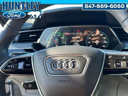 Used 2024 Audi Q8 e-tron Prestige image 32