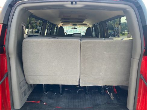 Used 2017 Chevrolet Express 3500 LS RWD image 31