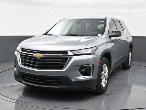 Used 2023 Chevrolet Traverse LS FWD image 8