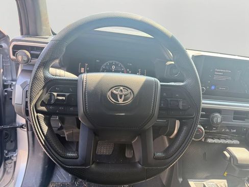 Used 2025 Toyota Tacoma SR5 AWD/4WD image 18