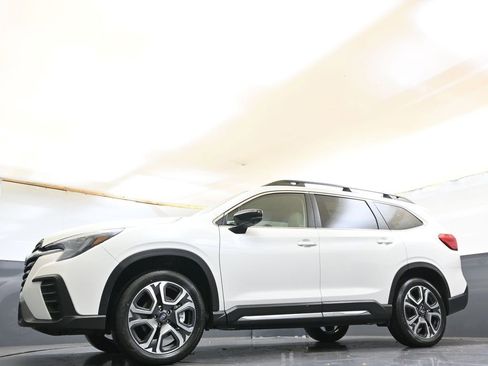 New 2025 Subaru Ascent Limited image 30