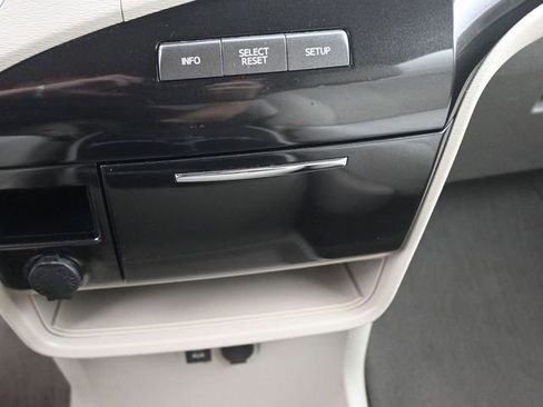 Used 2013 Toyota Sienna LE FWD image 4