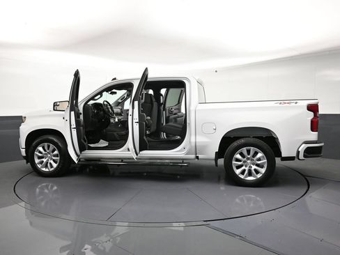 Used 2021 Chevrolet Silverado 1500 Custom AWD/4WD image 33
