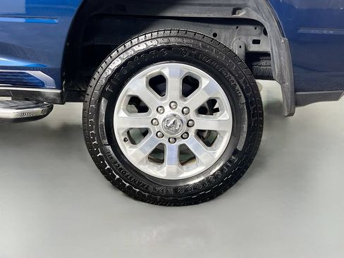 Used 2023 RAM 2500 Laramie AWD/4WD image 32