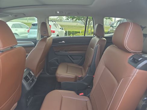 Used 2023 Volkswagen Atlas SEL image 11