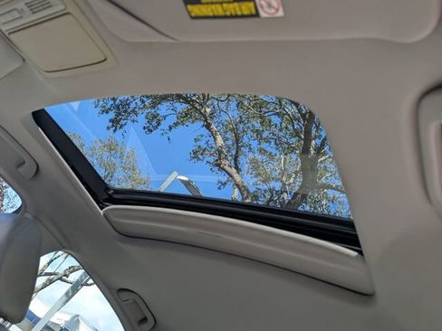 Used 2011 Acura TSX Sedan image 28