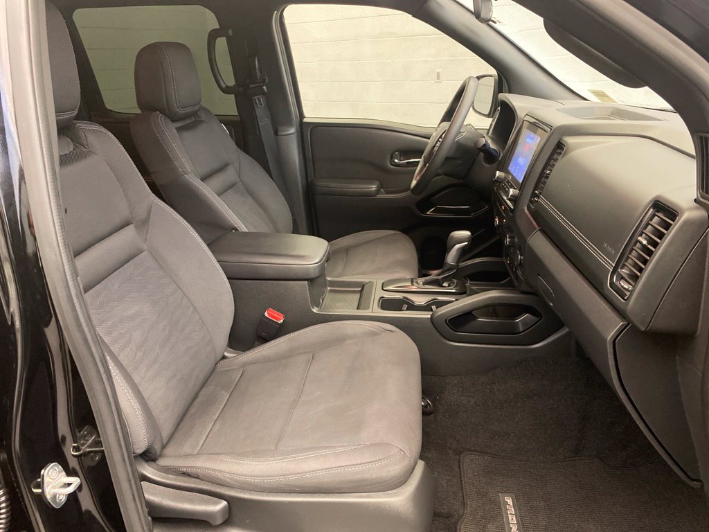 Used 2023 Nissan Frontier SV w/ Midnight Edition Package RWD image 23