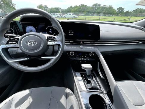 Used 2023 Hyundai Elantra SEL w/ Convenience Package FWD image 13