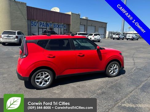 Used 2024 Kia Soul LX w/ Option Group 015 FWD image 7