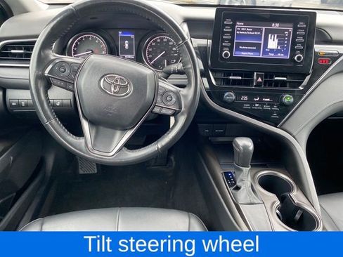 Used 2023 Toyota Camry SE image 5