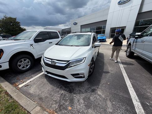 Used 2020 Honda Odyssey Touring image 1