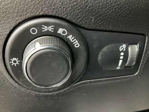 Certified 2023 Jeep Compass Sport image 25