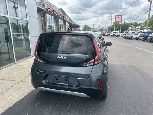 Used 2023 Kia Soul LX w/ Option Group 015 FWD image 4