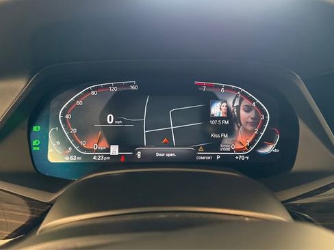 Used 2022 BMW X7 xDrive40i w/ M Sport Package image 15