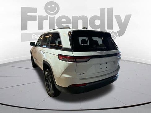 New 2026 Jeep Grand Cherokee Altitude image 7