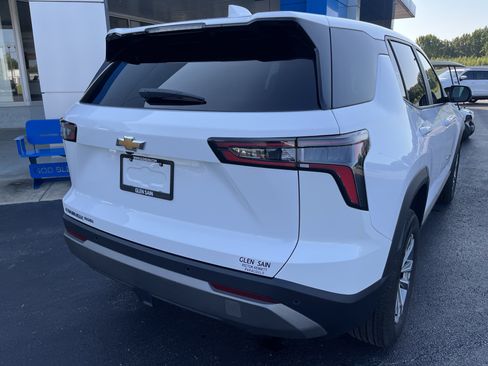 Used 2026 Chevrolet Equinox LT AWD/4WD image 6
