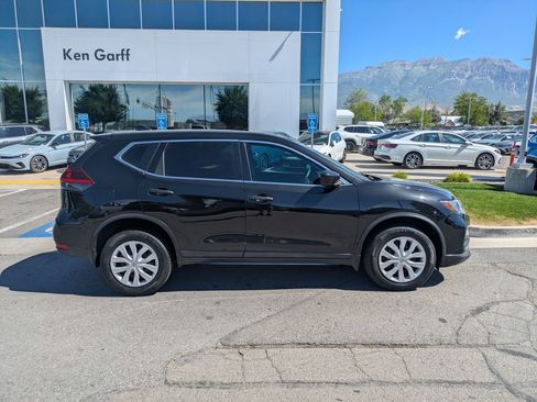 Used 2020 Nissan Rogue S AWD/4WD image 2