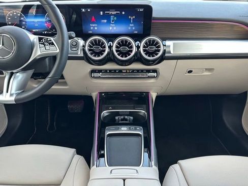 Used 2026 Mercedes-Benz GLB 250 4MATIC image 14