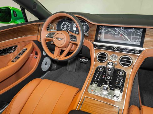 New 2024 Bentley Continental GT V8 AWD/4WD image 22