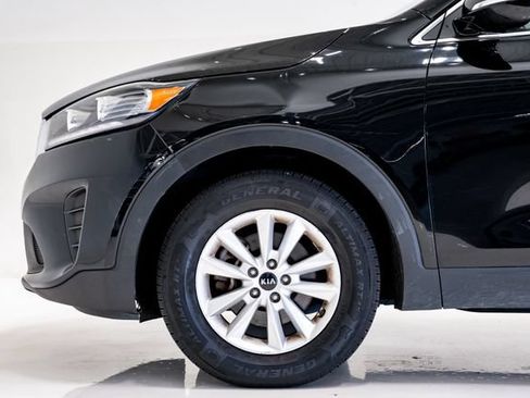 Used 2019 Kia Sorento L FWD image 28