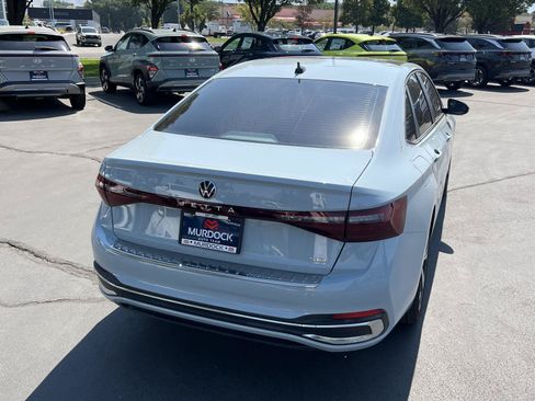 Used 2026 Volkswagen Jetta SEL FWD image 8