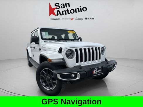 Certified 2021 Jeep Gladiator Overland AWD/4WD image 2
