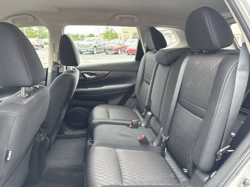 Used 2017 Nissan Rogue S FWD image 12