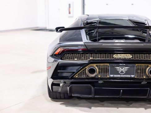 Used 2021 Lamborghini Huracan EVO RWD image 14