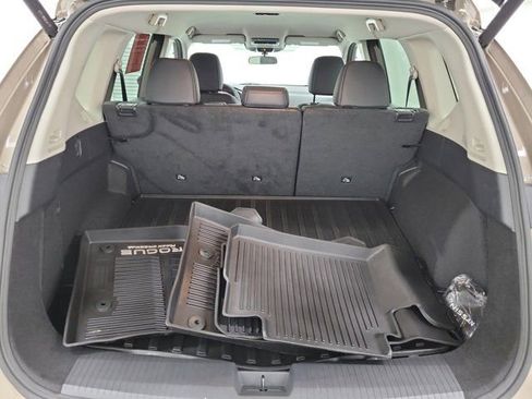 Used 2025 Nissan Rogue SV AWD/4WD image 10