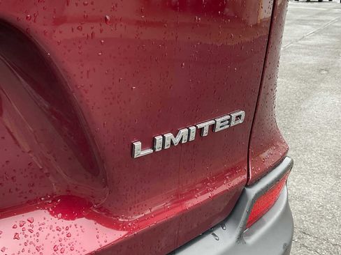 Used 2021 Jeep Cherokee Limited image 16