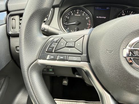 Used 2018 Nissan Rogue S image 22