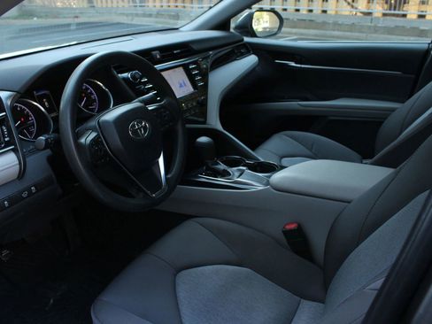 Used 2019 Toyota Camry LE FWD image 13