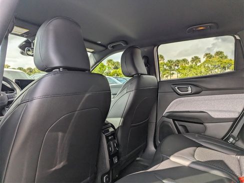 New 2026 Jeep Compass Latitude image 9