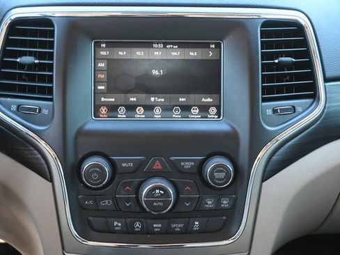 Used 2020 Jeep Grand Cherokee Laredo image 17