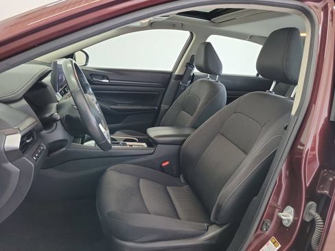 Used 2024 Nissan Altima 2.5 SV w/ SV Premium Package FWD image 18