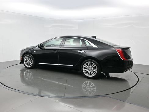 Used 2019 Cadillac XTS Luxury FWD image 3