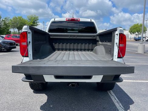Used 2022 Chevrolet Colorado Z71 AWD/4WD image 38