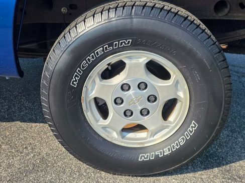 Used 2003 Chevrolet Silverado 1500 LS w/ Suspension Package, Off-Road AWD/4WD image 8