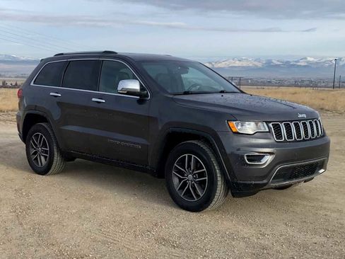 Used 2017 Jeep Grand Cherokee Limited image 2