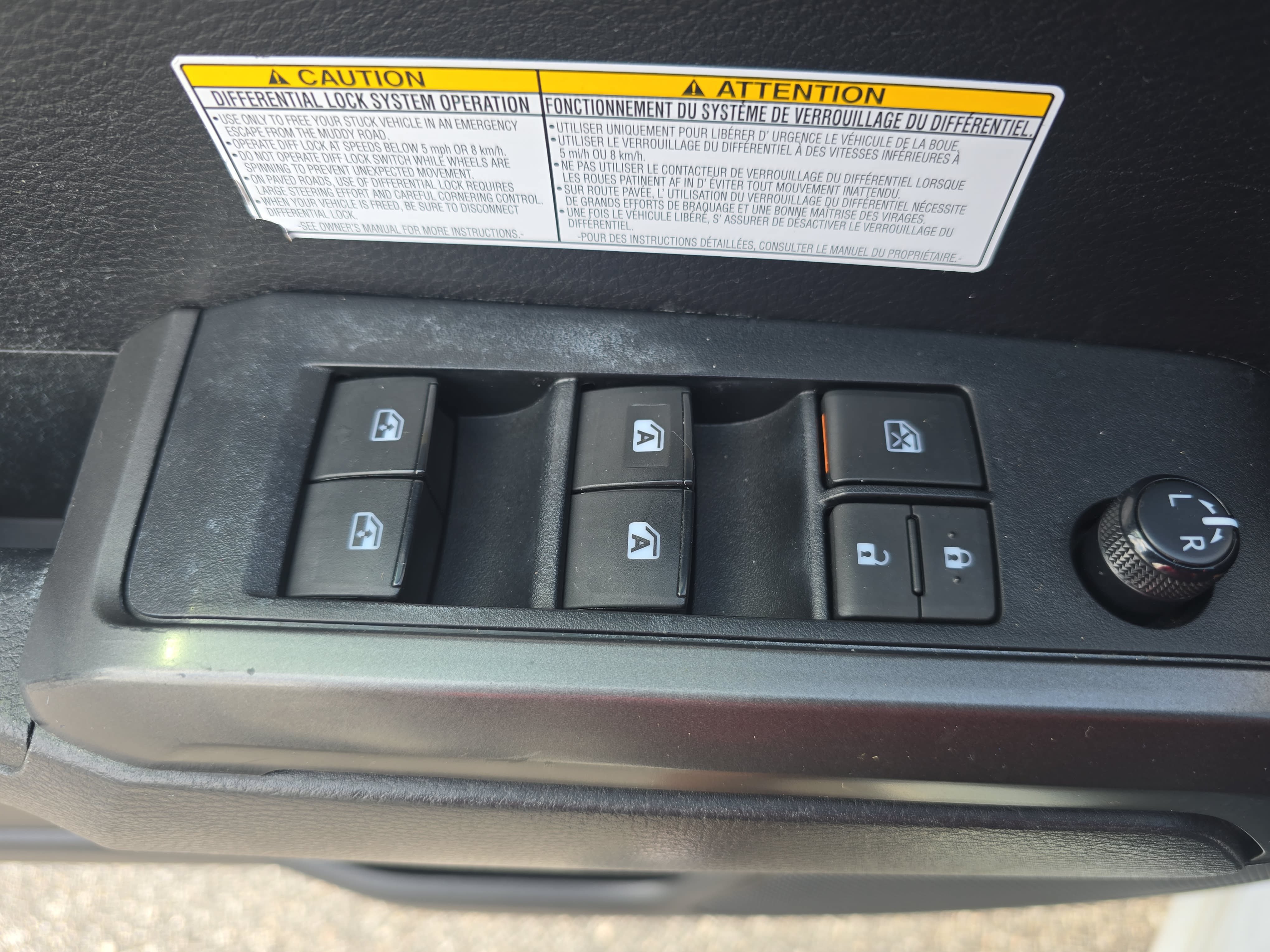 Used 2020 Toyota Tacoma TRD Off-Road AWD/4WD image 25