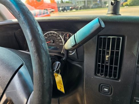 Used 2014 Chevrolet Express 3500 Extended w/ Chrome Appearance Package image 26