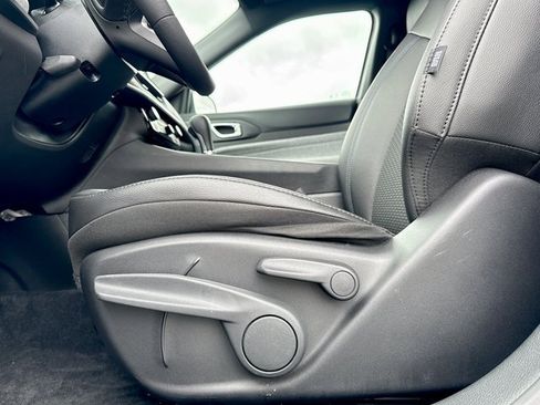 Used 2025 Jeep Compass Latitude image 12