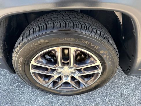 Used 2019 Jeep Compass Latitude image 13