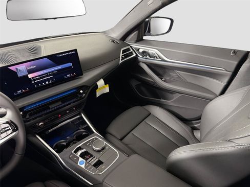 New 2026 BMW i4 xDrive40i AWD/4WD image 46