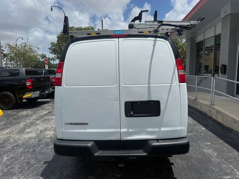 Used 2022 Chevrolet Express 2500 w/ Driver Convenience Package RWD image 5