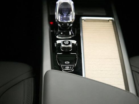 New 2026 Volvo XC60 B5 Plus w/ Protection Package Premier AWD/4WD image 30