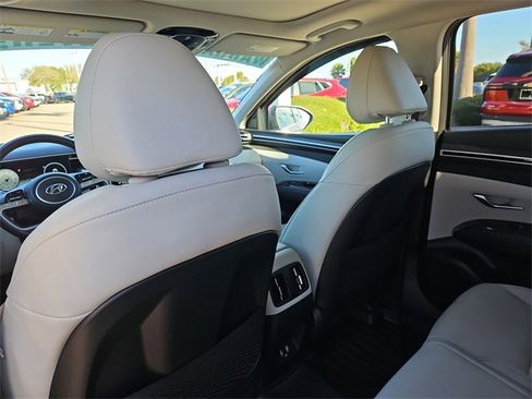 Used 2023 Hyundai Tucson Limited image 11